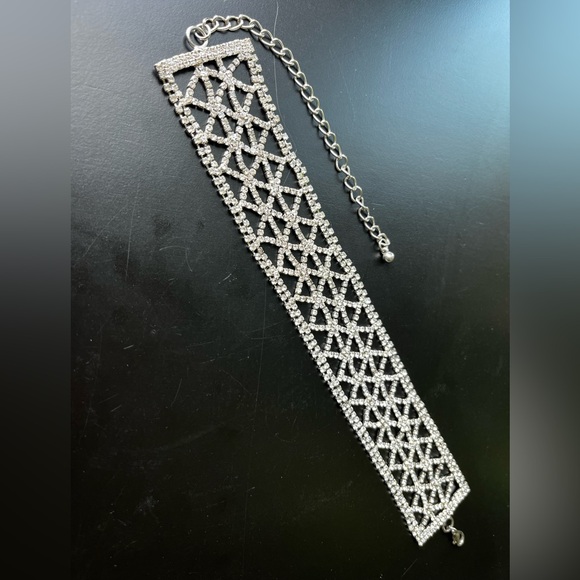 ASOS silver rhinestone choker - Picture 3 of 4